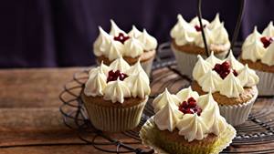 Pistazien-Cupcakes mit Honigbuttercreme