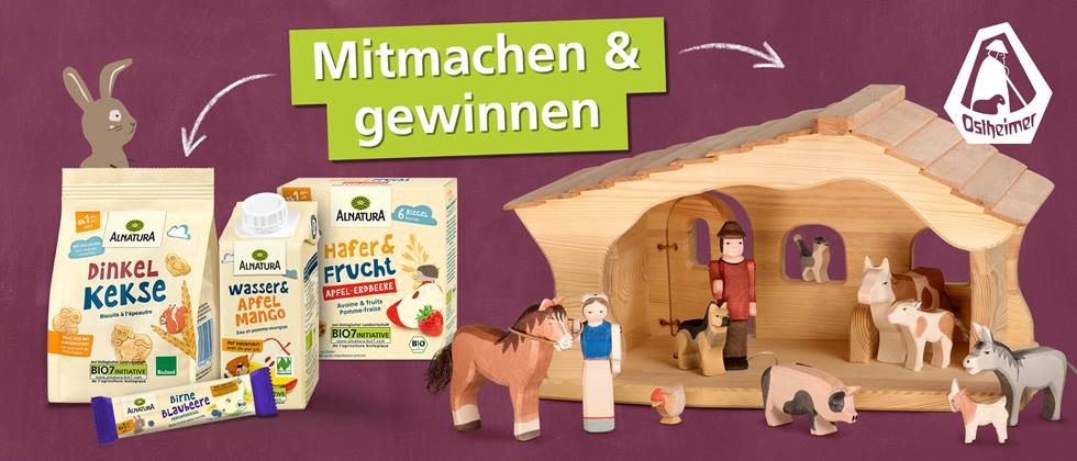 Gewinnspiel-Werbebild mit Alnatura Kleinkind-Knabberprodukten und einem Holzspielzeug-Bauernhof von Ostheimer