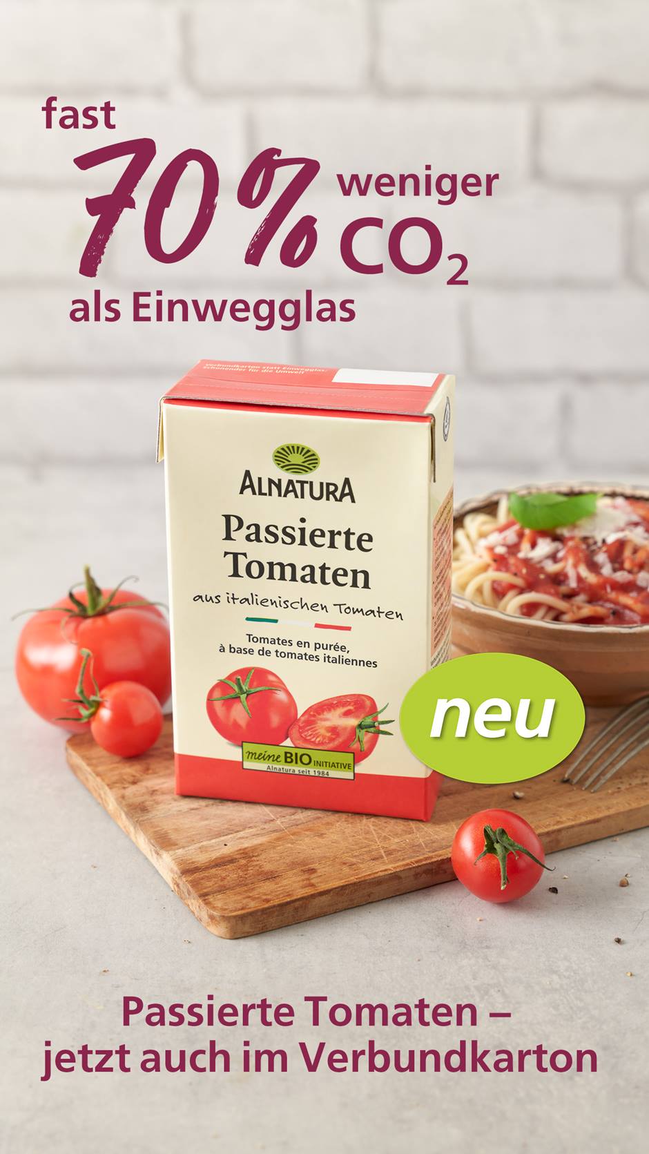 Alnatura Verpackung von Passierte Tomaten im Verbundkarton mit Text "fast 70 %weniger CO2 als Einwegglas"