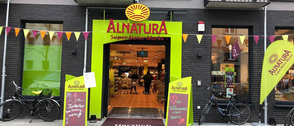 Eingang des Alnatura Markts in Frankfurt-Bornheim Burgstraße