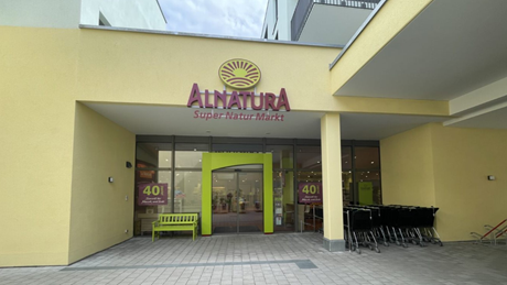 Eingang Alnatura Super Natur Markt in Neuenburg