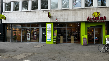 Eingang Alnatura Super Natur Markt in Köln-Neumarkt