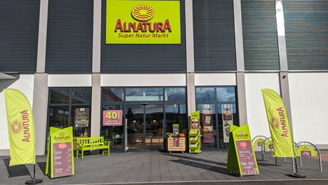 Eingang des Alnatura Super Natur Markts in Bad Kreuznach