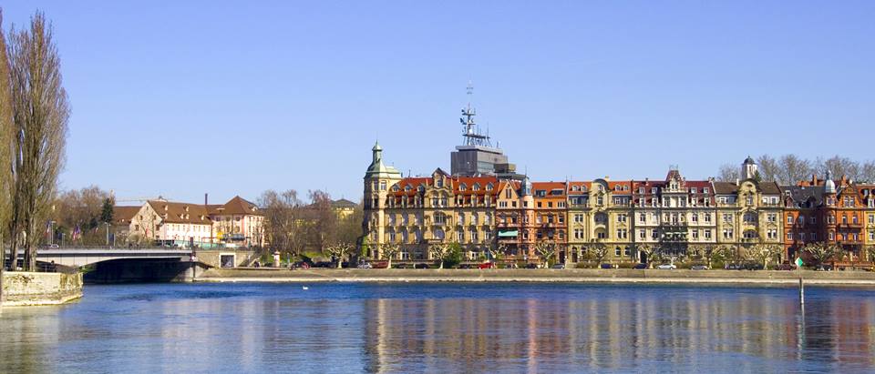 Alnatura Konstanz: Stadtpanorama von Konstanz mit Rhein