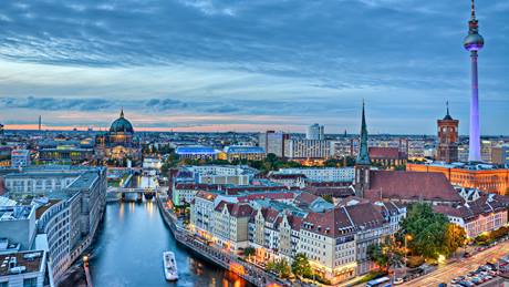 Alnatura Berlin: Stadtpanorama mit dem Fernsehturm in Berlin