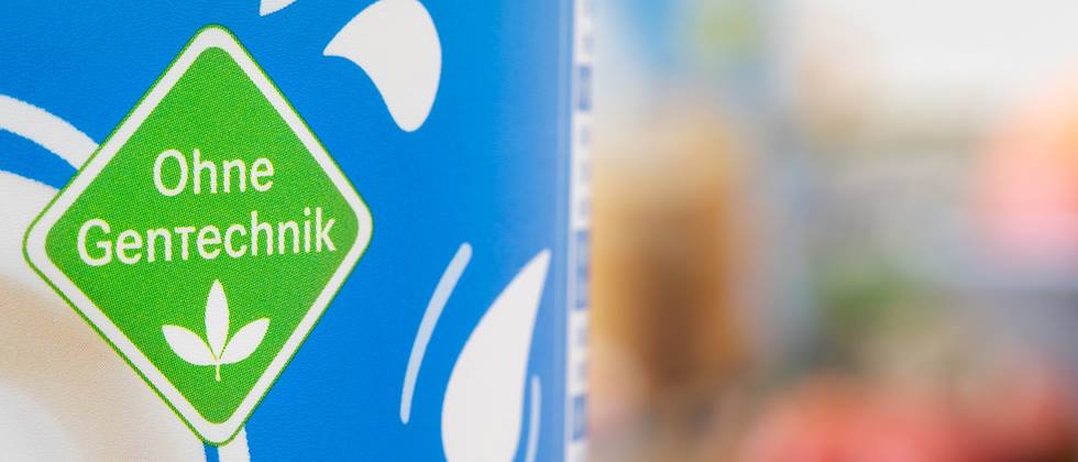 "Ohne Gentechnik"-Siegel in einer Nahaufnahme auf einer Lebensmittelverpackung