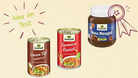 Das Bild zeigt drei Alnatura-BIO-Produkte: eine Linsentopf vegetarisch, eine Gemüseravioli und einen Nuss Nougat Aufstrich. Über den Produkten steht "Neu im Test" und rechts oben ist eine Auszeichnung abgebildet.