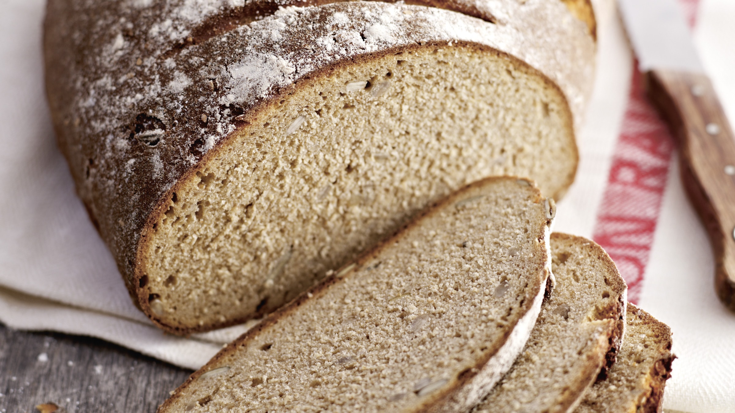 Brot selber backen: Anleitung, Zutaten &amp; Rezepte - Alnatura