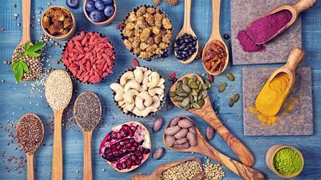 Superfoods aller Art: Lucuma, Goji, Leinsamen, Chia