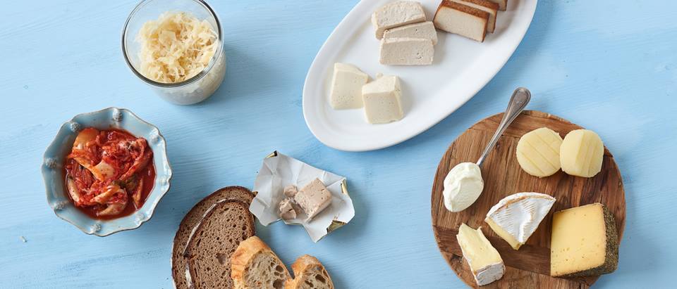 Sauerkraut, Kimchi, Backhefe, Tofu, Tempeh, weichkäse, Hartkäse, Brotscheiben
