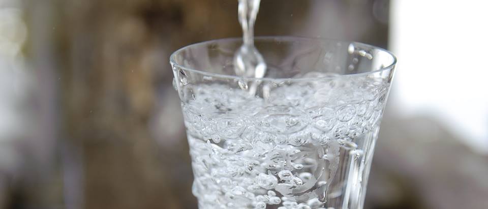 Mineralwasser mit Kohlensäure