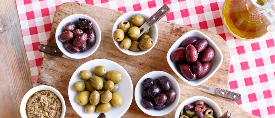 Olivenöl, Olivenpaste, Grüne Oliven, Schwarze Oliven, Oliven geschnitten, Oliven ohne Stein