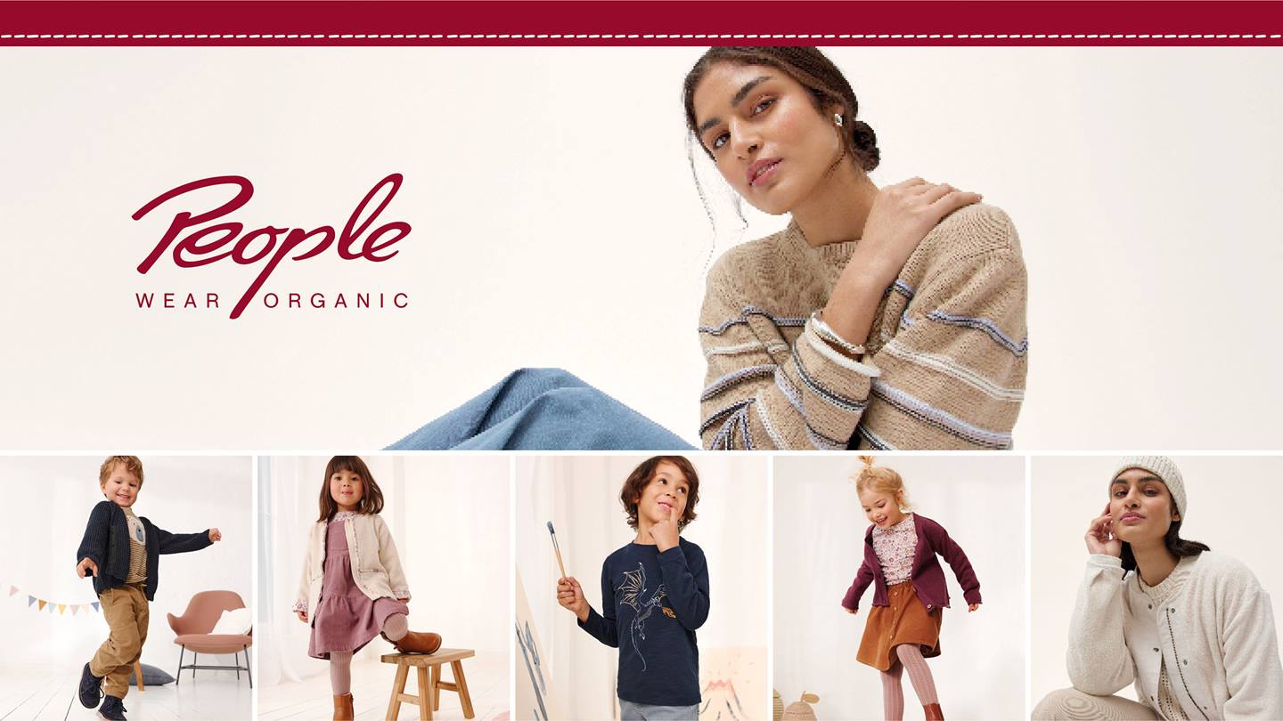 Es sind verschiedene Kollektionen der Marke People Wear Oganic zu sehen.
