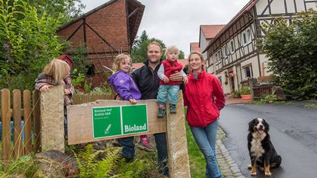 Alnatura Bio-Bauern Initiative Hessen Legehennen Knöfel