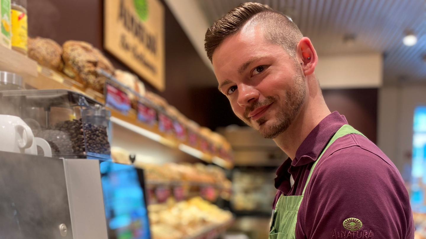 Klaus, Lernender Bio-Bäckerei im Alnatura Markt 