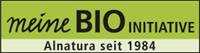 Grünes Feld mit Schrift "Meine Bio-Initiative - Alnatura seit 1984"