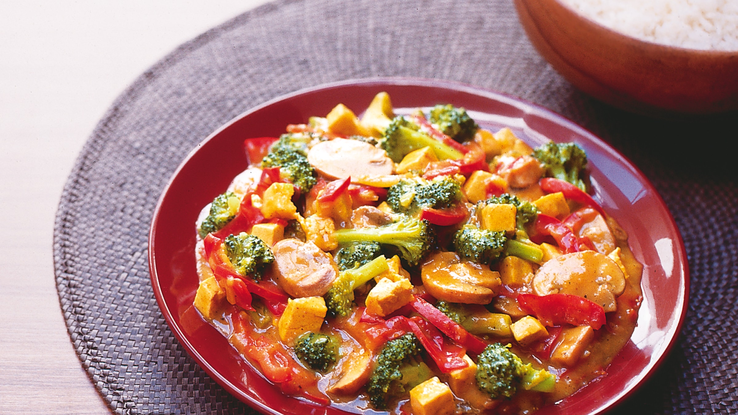 Cremiges Tofu-Gemüse Rezept selbst machen | Alnatura