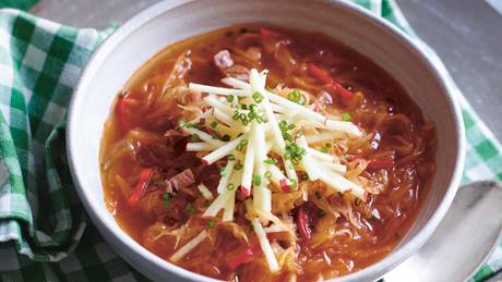 Pikanter Sauerkraut-Eintopf mit Apfel