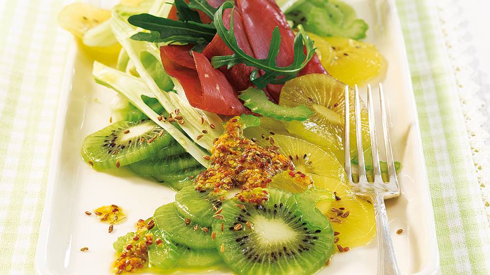 Kiwi-Salat mit Rinderschinken