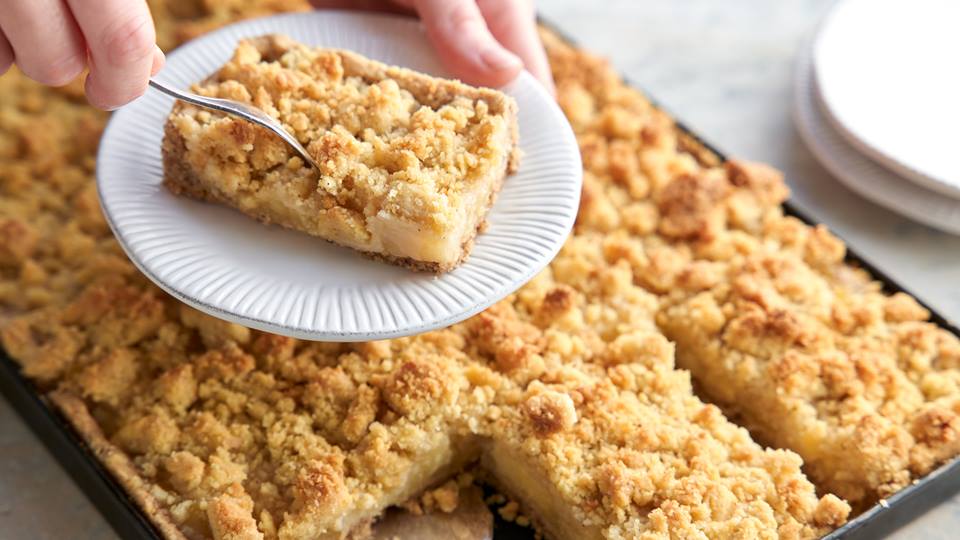 Apfelkuchen mit Marzipanstreuseln