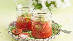 Tomaten-Chia-Pudding mit Selleriesalat