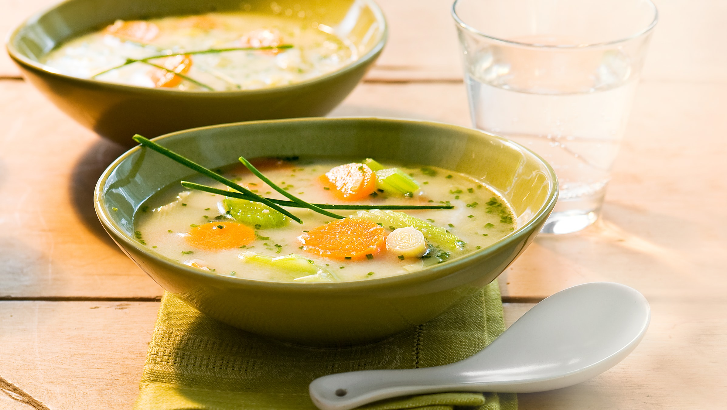 Gemüse-Grieß-Suppe Rezept selbst machen | Alnatura