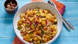 Kichererbsen-Pasta mit orientalischer Kürbissauce