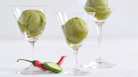 Gurken-Chili-Sorbet mit Koriander