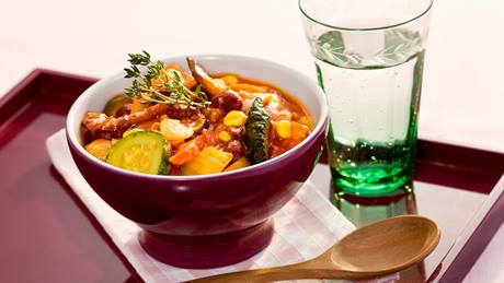 Chili sin Carne mit Paprika und Zucchini