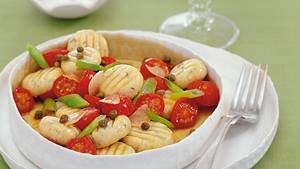 Gnocchi mit Tomaten-Kapern-Soße