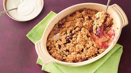 Warmer Zwetschgen-Nuss-Crumble