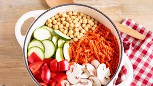One-Pot-Pasta mit Rote-Linsen-Spirelli und Kichererbsen