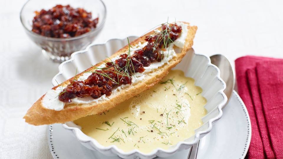 Fenchel-Orangen-Suppe mit Cranberry-Chutney