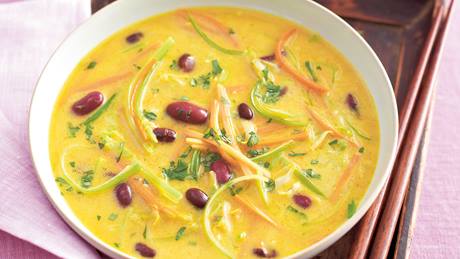 Thai-Gemüsesuppe mit Zweierlei Bohnen