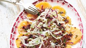 Orangensalat mit Radicchio und Oliven-Vinaigrette