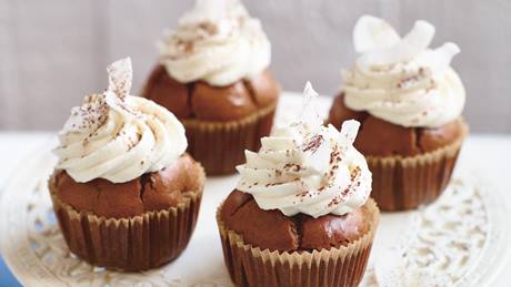 Schokomuffins mit Erdnuss-Frosting