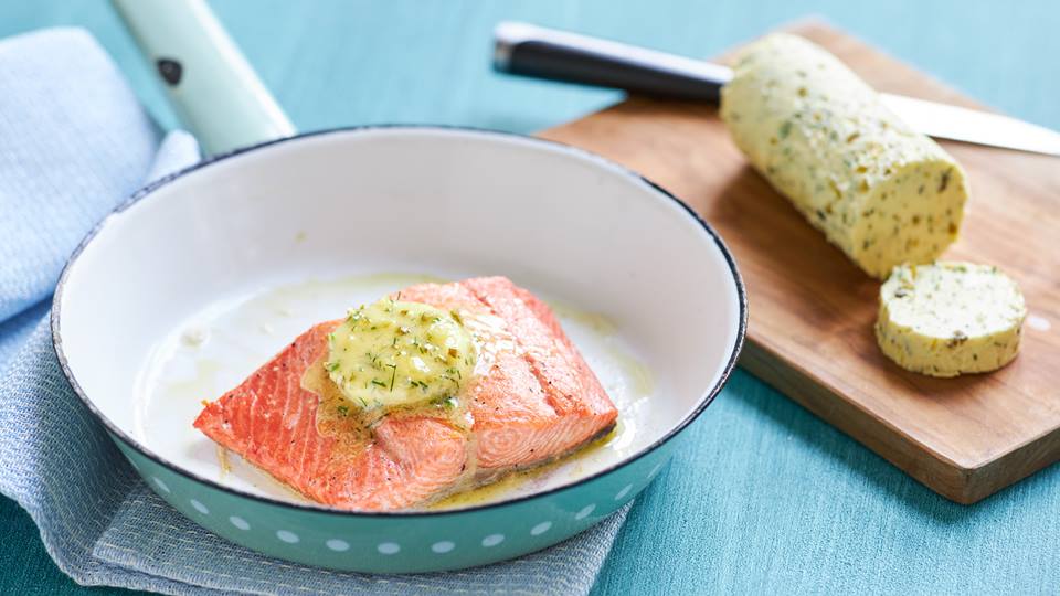 Senf-Dill-Butter mit Gurken