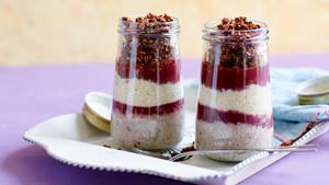 Vegane Overnight-Oats mit Quinoa-Knusper