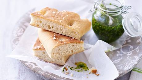 Focaccia mit Bärlauchpesto