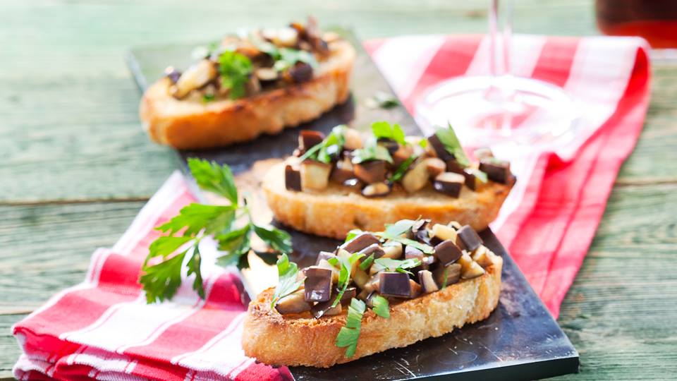 Bruschetta mit Aubergine