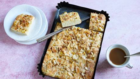 Butter-Apfelkuchen mit Mandeln