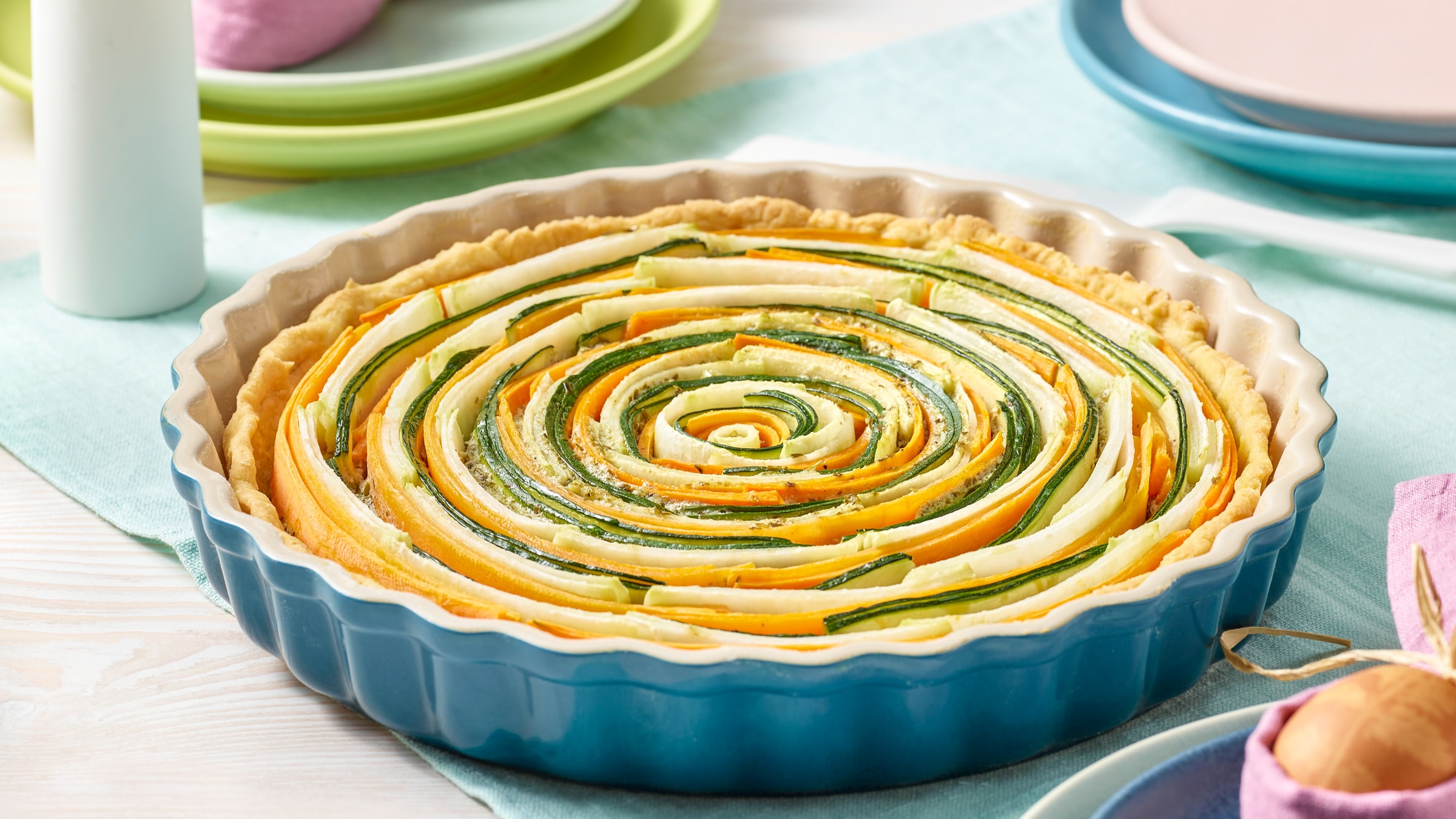 Gemüsequiche mit Möhren, Kohlrabi und Zucchini