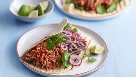 Jackfruit-Taco mit rotem Coleslaw