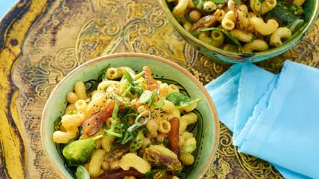 Orientalischer Nudelsalat mit Kichererbsen und Aprikosen
