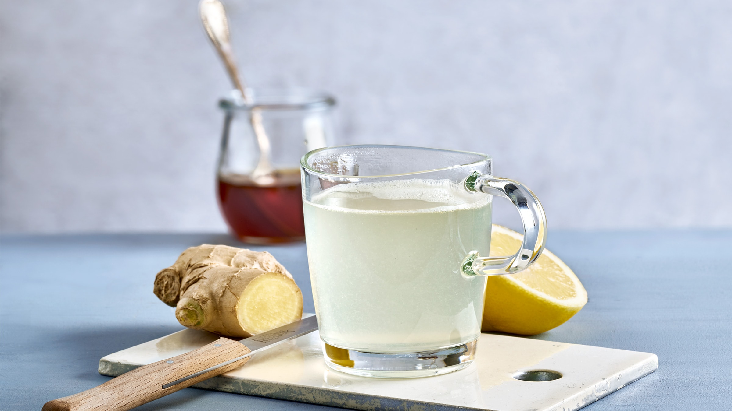 Zitronen-Ingwer-Tee Rezept selbst machen | Alnatura