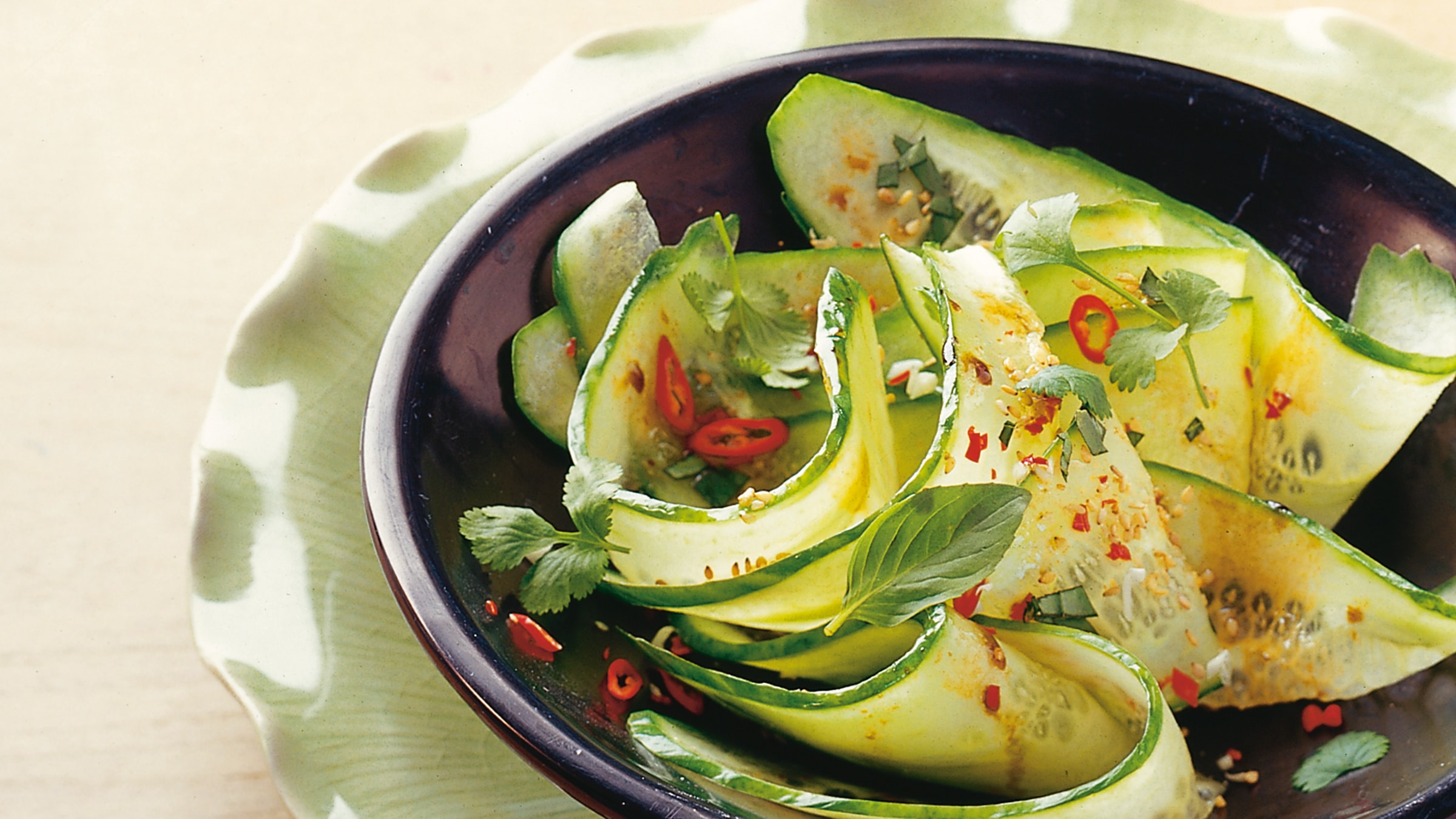 Gurken-Sesam-Salat Rezept selbst machen | Alnatura