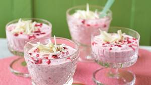 Schafjoghurt-Kaltschale mit Himbeeren