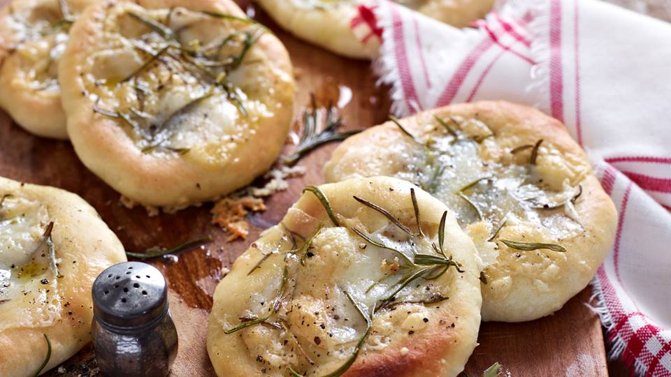 Pecorino-Fresco-Fladen mit Rosmarin