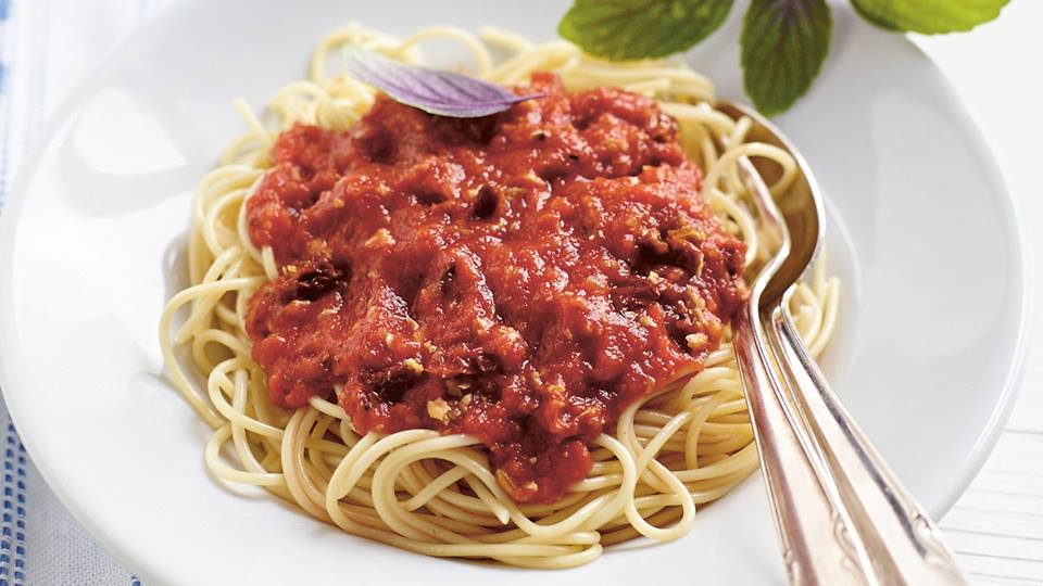 Spaghetti mit Soja-Bolognese