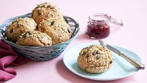 Apfel-Saaten-Brötchen